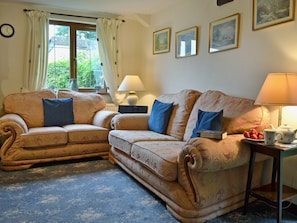 Beautifully presented open plan living space | Rose Cottage, Hartland