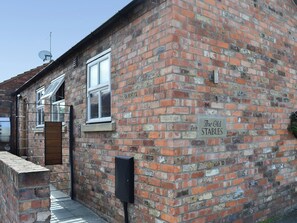Pretty Yorkshire holiday cottage | The Old Stables, South Cave, near Beverley