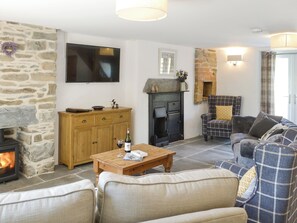 Spacious living room | Bryn Salem - Cewydd Cottages, Cwm-Cewydd, near Machynlleth