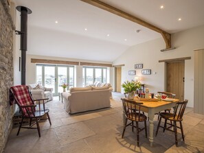 Thoughtfully furnished open plan living space | Square Barn - Bramleys Yard, Baltonsborough, near Glastonbury