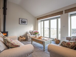Thoughtfully furnished open plan living space | Square Barn - Bramleys Yard, Baltonsborough, near Glastonbury