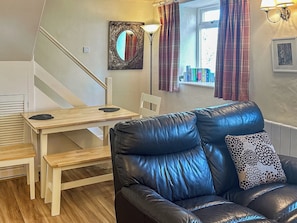 Thoughtfully furnished Living/dining room | Ostlers, Boscastle