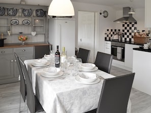 Immaculately presented dining area | The Chicken Shed - Dynes Farm, Bilsington, near Ashford