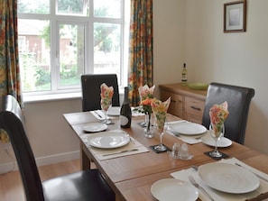 Inviting dining room | Eventide, Broom, near Biggleswade