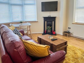 Open plan living space | Robin’s Nest, Edwinstowe, near Mansfield