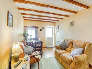 Living room/dining room | Ty Canol, Rhiw, near Aberdaron