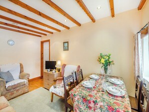 Living room/dining room | Ty Canol, Rhiw, near Aberdaron
