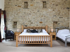 Double bedroom with en-suite bathroom | The Farmhouse - Bowlees Holiday Cottages, Wolsingham, near Stanhope