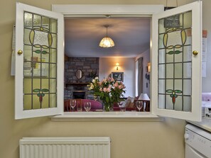 Serving hatch | Edenwoodend Cottage, Cupar, near St. Andrews