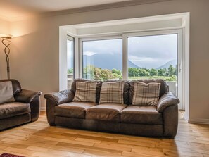 Spacious living room | Lapwing Rise, Banavie, near Fort William