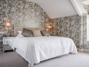 Fantastic double bedroom | Garden Cottage, Settrington, near Malton