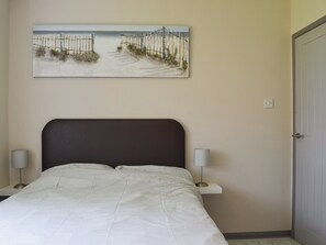 Double bedroom | Golf Road, Mablethorpe, near Skegness