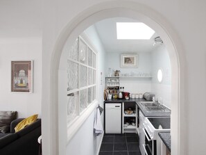 Well equipped kitchen | Seagull’s Nest, Hastings