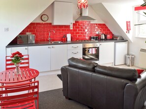 Well furnished open plan living/dining room/kitchen | Hillcroft, Purleigh, near Maldon