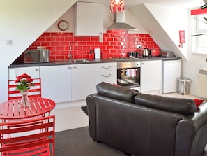 Well furnished open plan living/dining room/kitchen | Hillcroft, Purleigh, near Maldon
