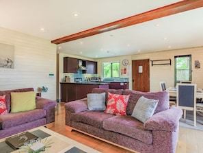 Open plan living space | Foxglove Lodge - Higher Shorston Lakes and Lodges, Holsworthy, near Bude