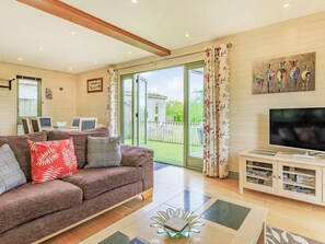 Living area | Foxglove Lodge - Higher Shorston Lakes and Lodges, Holsworthy, near Bude