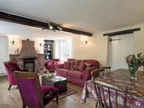 Charmingly furnished living/dining room | Church Cottage, Denford, near Thrapston
