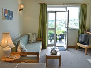 Homely living area | Lowenna - Polhaun Holiday Apartments, Mevagissey, near St Austell