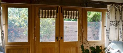 Comfy living room | Cornflower Cottage - Wildmore Cottages, New York, near Boston