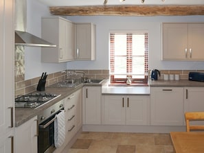 Well-equipped fitted kitchen | The Cob Barn - Longmeadow Farm, Shaldon, near Teignmouth