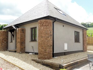 Attractive holiday home with patio | The Cob Barn - Longmeadow Farm, Shaldon, near Teignmouth