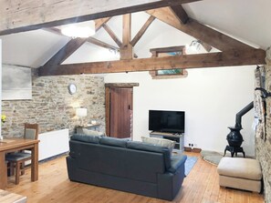 Living area | Green Farm Cottages - The Old Cow Shed - Green Farm Holiday Cottages, Cutthorpe, near Chesterfield
