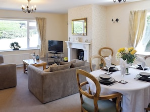 Stylish living and dining room | Cherrytree Cottage, Loftus, Saltburn-by-the-Sea