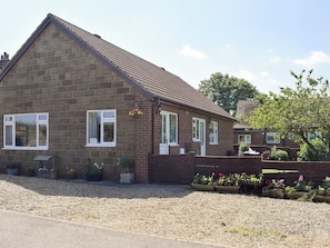 Attractive holiday home | Cherrytree Cottage, Loftus, Saltburn-by-the-Sea