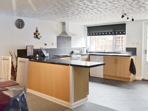 Well equipped kitchen | Banovallum Cottage, Horncastle