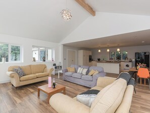 Open plan living space | Lavender Lea, Henley-in-Arden