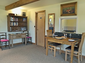 Warm and welcoming studio | Thurst House Farm Holiday Cottage - Thurst House Farm, Ripponden, near Sowerby Bridge