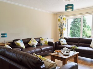 Living room/dining room | Baswick Steer, Brandesburton, nr. Hornsea