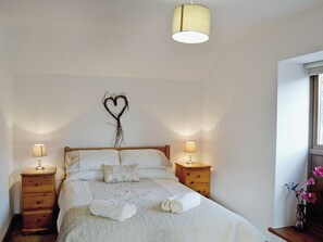 Double bedroom | Hendrelas Farm - Y Stabl, Rhos, nr. Pontardawe