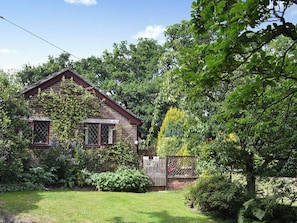 delightful single storey cottage | Picket Hill Cottage - New Forest Cottages, Picket Hill, near Ringwood