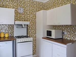 Attractive, bright kitchen | Stonecot, Wootton Bridge, near Ryde