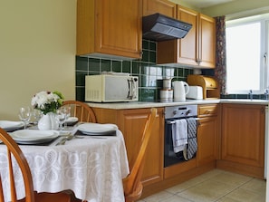 Open plan living/dining room/kitchen | Birch, Pine - Withy Grove Farm, East Huntspill, near Highbridge
