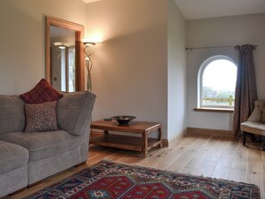 Open plan living space | Crib Y Nantlle, Pontllyfni, near Caernarfon