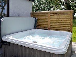 Hot tub | Bruno’s Bothy, Wigton