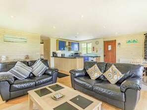 Open plan living space | Bluebell Lodge - Higher Shorston Lakes and Lodges, Holsworthy, near Bude