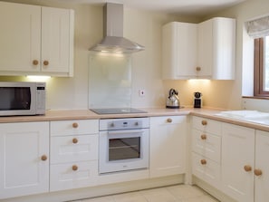 Fully appointed fitted kitchen | Woodpecker Cottage - Corgill Farm Cottages, Bolton-by-Bowland