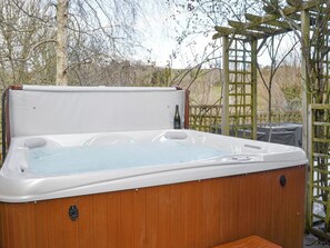 Luxurious hot tub | Middle Wicket, Trusham, near Newton Abbot