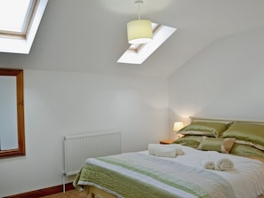 Double bedroom | Hendrelas Farm - Ysgubor, Rhos, nr. Pontardawe
