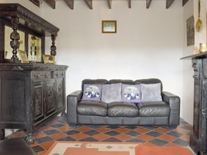 Second living room with characterful furnishings | Ty-Gwyn, Cynheidre, near Llanelli