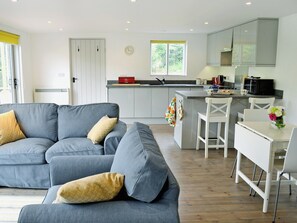 Open plan living/dining room/kitchen | The Shed with a View, Cadbury, near Crediton