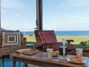 Relaxing sun room with amazing sea views | Bentfield, Prestwick