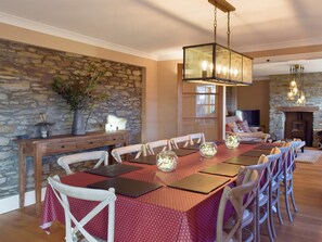 Stylish dining room | Fountain Hill, Eglwyswrw, near Cardigan