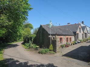 Delightful holiday property nestling in the  Hartland Devon Heritage Coast | Copingers Cottage, Hartland, near Bideford