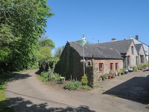 Delightful holiday property nestling in the  Hartland Devon Heritage Coast | Copingers Cottage, Hartland, near Bideford