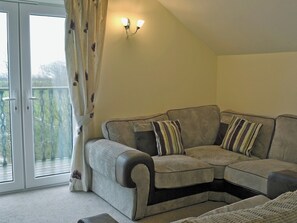 Cosy open plan living/dining room/kitchen with french doors | Birch Lodge - Copper Penny Apartments, Chipshop, near Tavistock